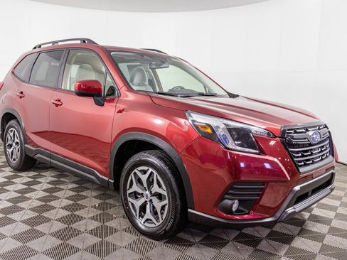 Used 2023 Subaru Forester Premium image 13