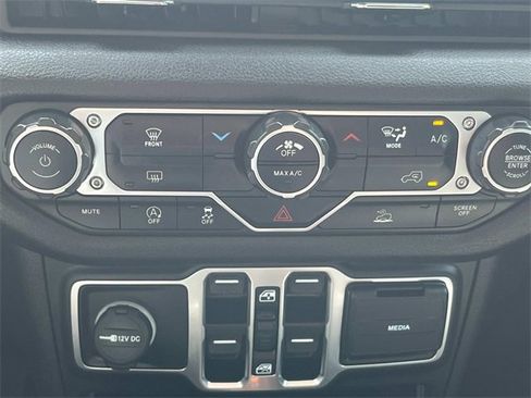 Used 2024 Jeep Wrangler Sport S image 20