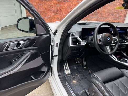 Certified 2024 BMW X5 xDrive40i w/ M Sport Package image 9