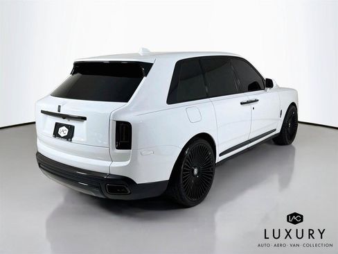 Used 2023 Rolls-Royce Cullinan Black Badge w/ Dark Exterior Package AWD/4WD image 6