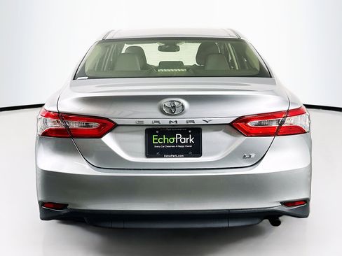 Used 2018 Toyota Camry LE w/ Moonroof Package FWD image 7