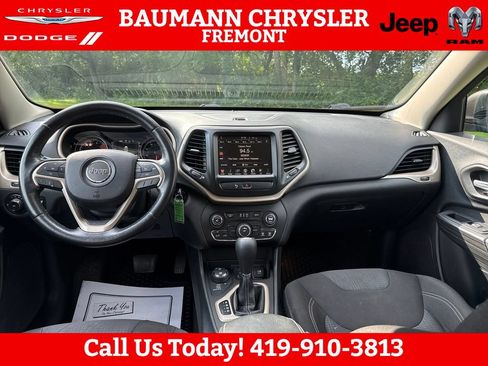 Used 2016 Jeep Cherokee Latitude w/ Safety/Convenience Group AWD/4WD image 12