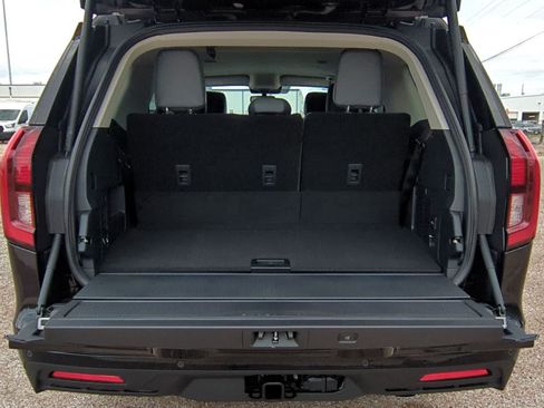 New 2026 Ford Expedition Active RWD image 25
