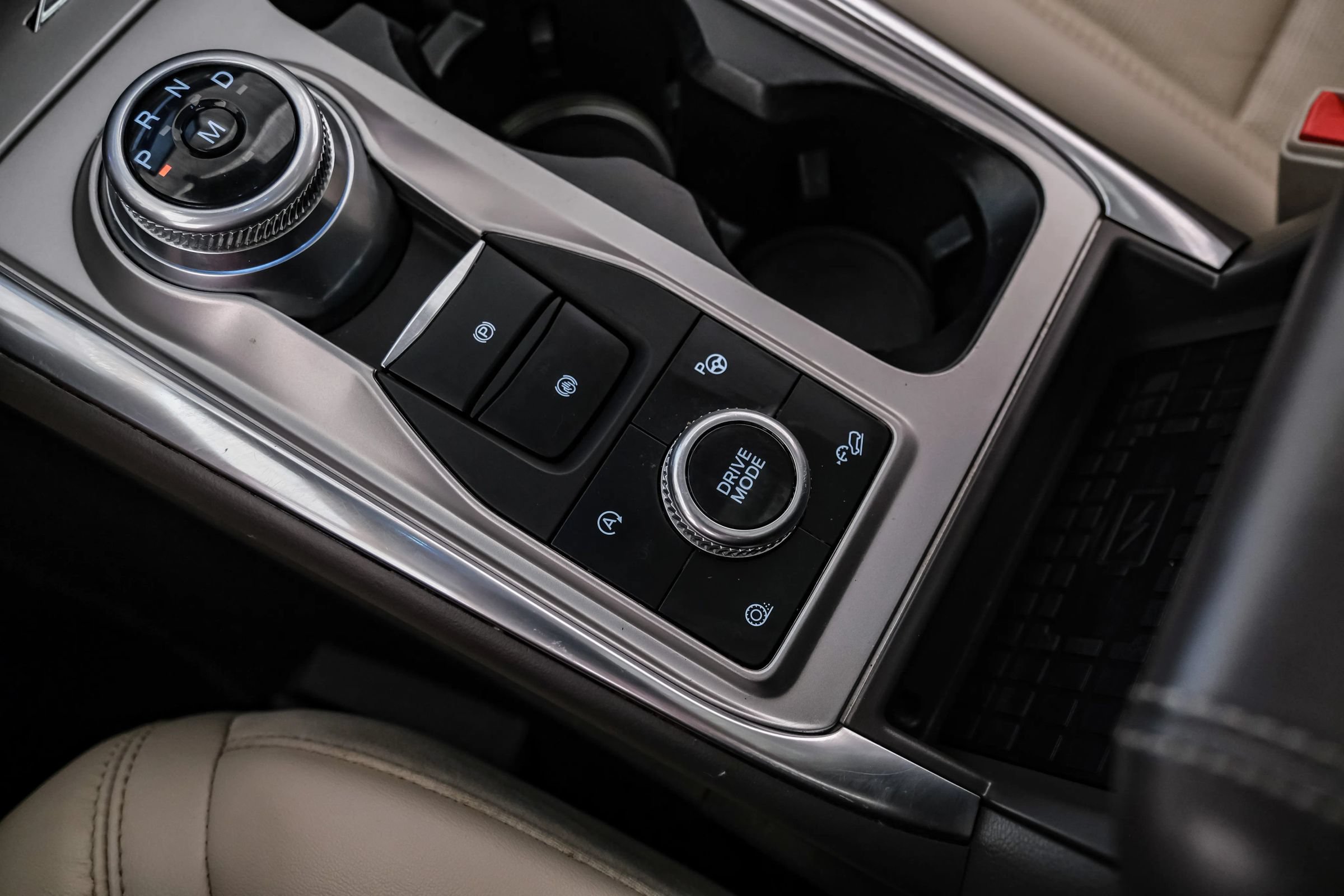 Used 2020 Ford Explorer Platinum w/ Premium Technology Package AWD/4WD image 26