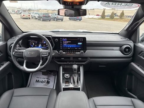 Used 2025 Chevrolet Colorado Trail Boss image 29