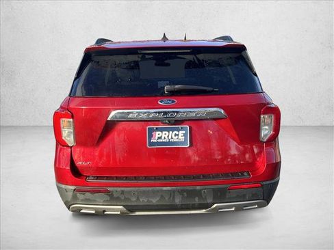 Used 2021 Ford Explorer XLT w/ Equipment Group 202A image 6