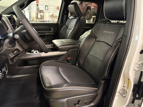 Used 2024 RAM 2500 Laramie w/ Night Edition image 42