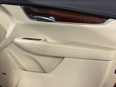 Used 2017 Cadillac XT5 Luxury w/ Driver Awareness Package image 20