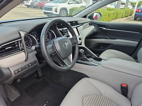 Used 2020 Toyota Camry SE image 14