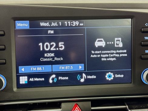 Used 2024 Hyundai Elantra SE FWD image 19
