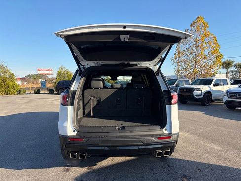 Used 2024 GMC Acadia AT4 w/ Luxury Package image 5