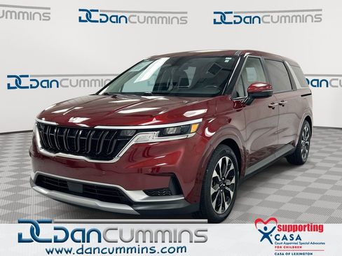 Used 2024 Kia Carnival EX FWD image 1