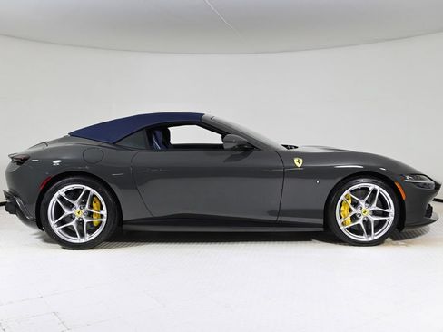 Used 2025 Ferrari Roma Spider RWD image 10