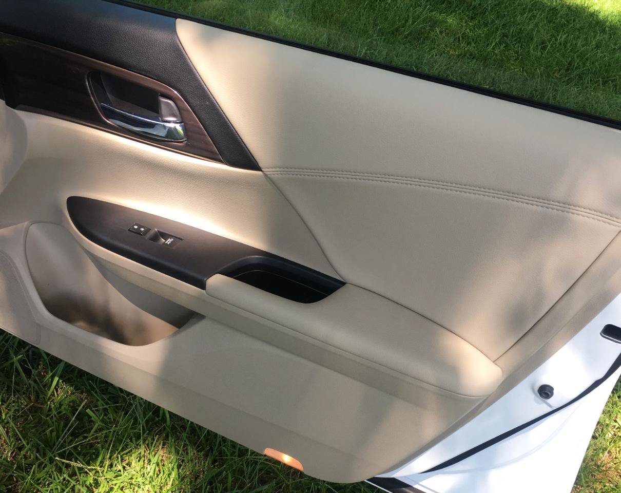 Used 2017 Honda Accord Touring image 22