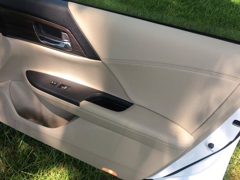 Used 2017 Honda Accord Touring image 22