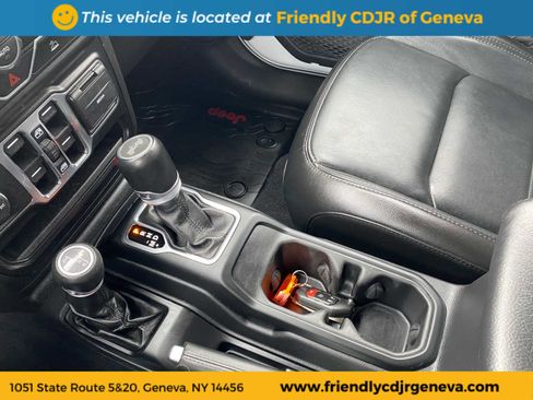 Used 2022 Jeep Wrangler Unlimited Sahara image 18