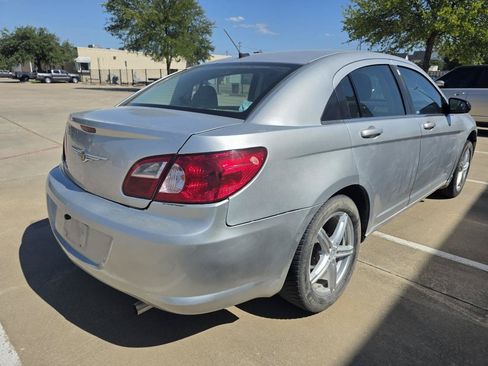 Used 2010 Chrysler Sebring Touring FWD image 33