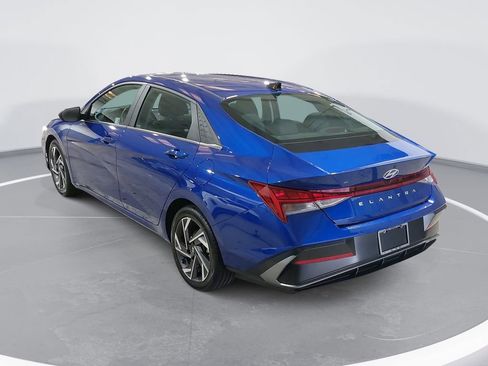 Certified 2024 Hyundai Elantra SEL w/ Convenience Package FWD image 7