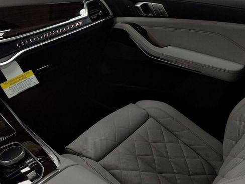 Used 2026 BMW X7 xDrive40i image 24