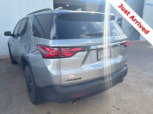 Used 2024 Chevrolet Traverse RS FWD image 11