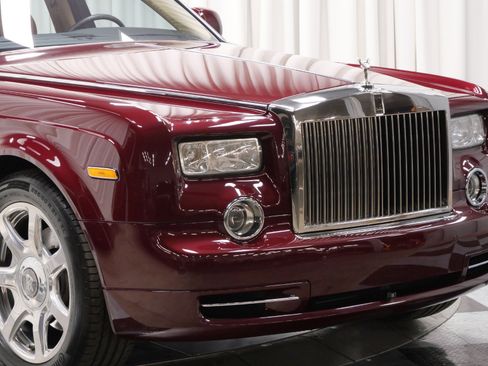 Used 2010 Rolls-Royce Phantom Sedan image 36