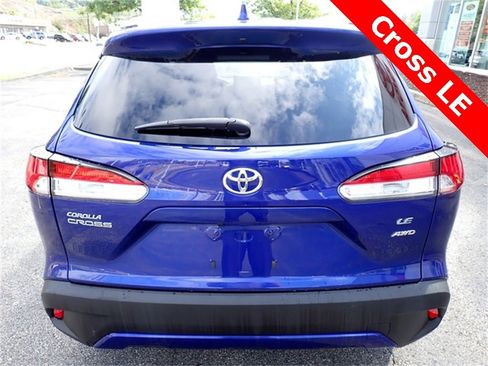 Certified 2023 Toyota Corolla Cross LE image 5