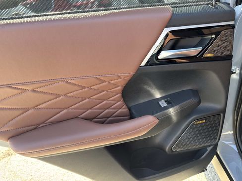 New 2025 Mitsubishi Outlander SEL image 11