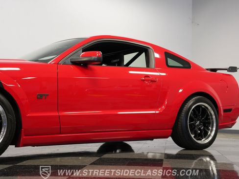 Used 2006 Ford Mustang GT RWD image 23
