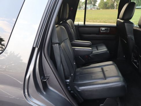 Used 2015 Lincoln Navigator 4WD image 23