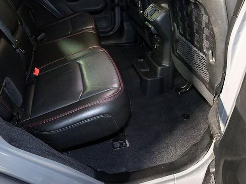 Used 2021 Jeep Wrangler Unlimited Rubicon image 32