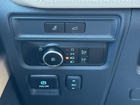 Used 2024 Ford Expedition Limited image 31