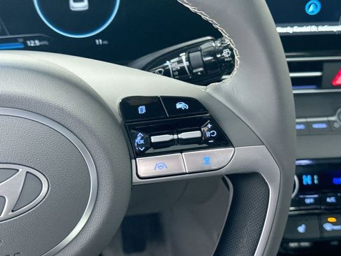 Certified 2025 Hyundai Elantra SEL FWD image 16