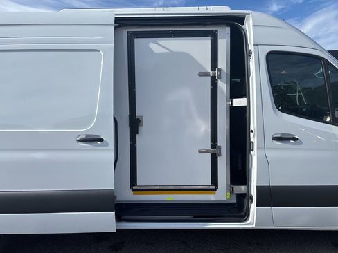 New 2026 Mercedes-Benz Sprinter 2500 image 19