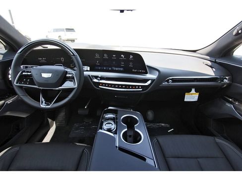 New 2026 Cadillac Lyriq Signature Luxury image 9