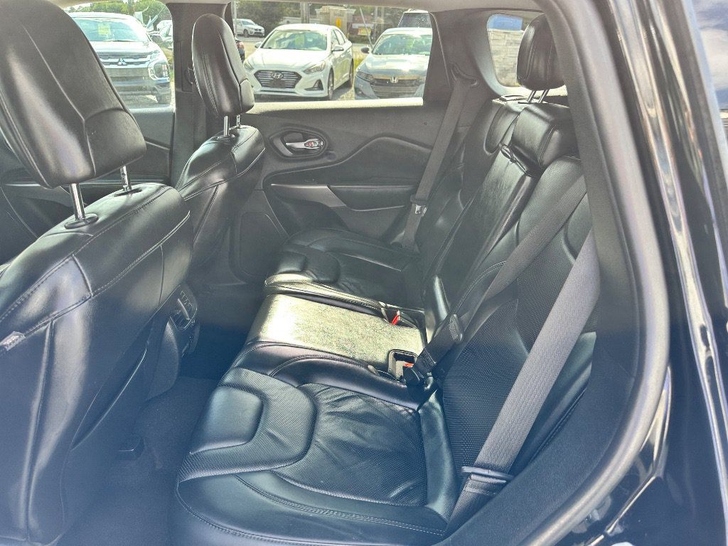Used 2019 Jeep Cherokee Limited AWD/4WD image 4