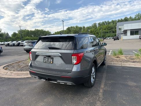 Used 2021 Ford Explorer XLT w/ Equipment Group 202A AWD/4WD image 13