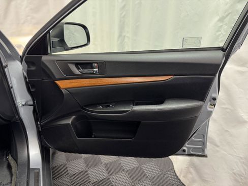 Used 2013 Subaru Outback 2.5i Limited w/ Popular Pkg 1A image 26