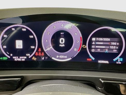 Certified 2025 Porsche Cayenne Coupe AWD/4WD image 15