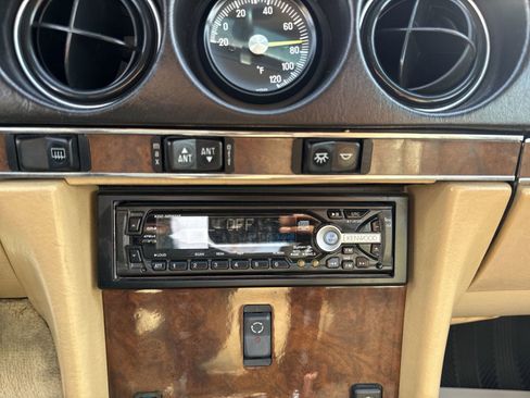 Used 1988 Mercedes-Benz 560 SL image 16