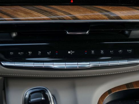 Used 2024 Cadillac Escalade ESV Sport Platinum image 19