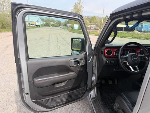 Used 2019 Jeep Wrangler Unlimited Rubicon AWD/4WD image 9