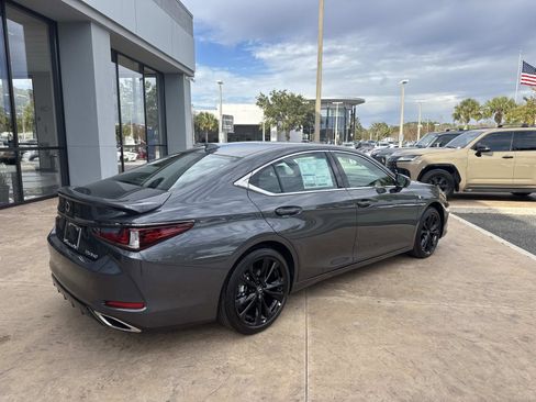 New 2025 Lexus ES 350 F Sport image 3