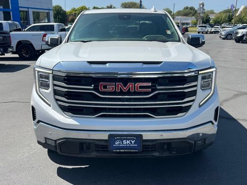 Used 2022 GMC Sierra 1500 SLT w/ SLT Convenience Package AWD/4WD image 4