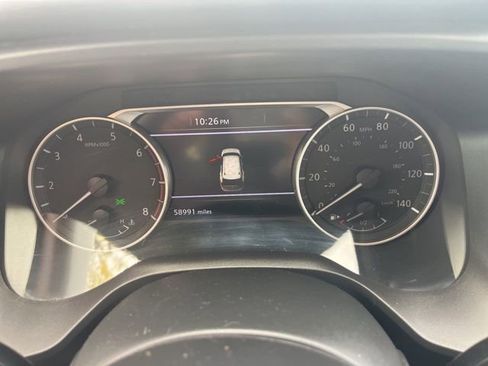 Used 2024 Nissan Rogue S image 10