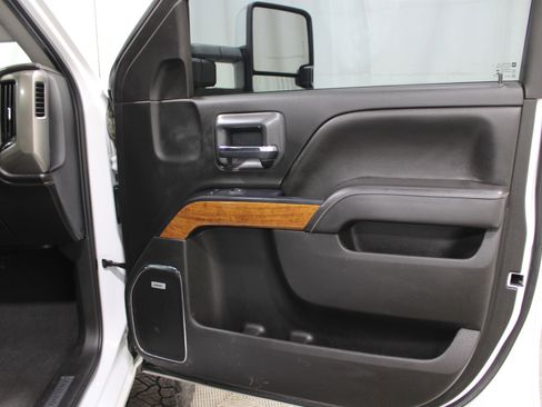 Used 2019 Chevrolet Silverado 2500 High Country w/ Duramax Plus Package image 26