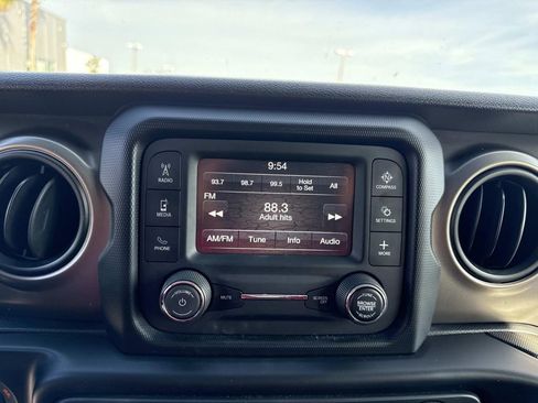 Used 2018 Jeep Wrangler Sport image 17