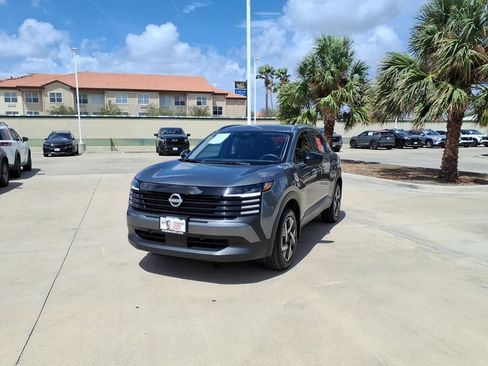Used 2026 Nissan Kicks SV FWD image 1