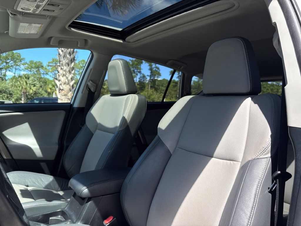 Used 2014 Toyota RAV4 Limited w/ Technology Package AWD/4WD image 6
