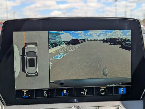 Certified 2023 Chevrolet Blazer RS w/ Driver Confidence II Package image 24