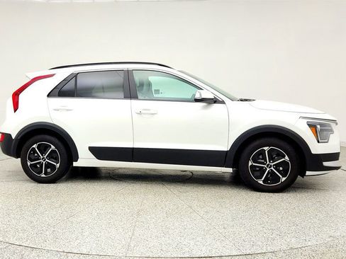 Used 2024 Kia Niro EX FWD image 4